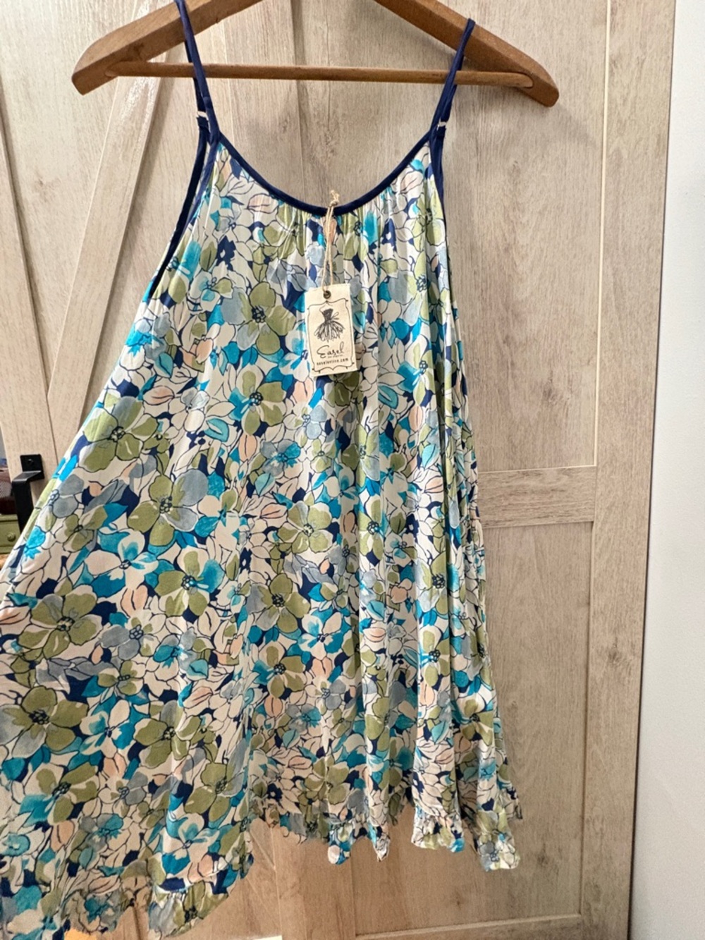 Easel Floral Swing Dress – Adjustable Straps – Pockets – Size Small